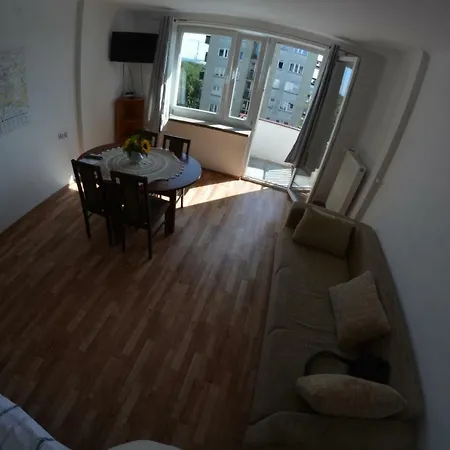 Ul. Ugorek Koło Areny *