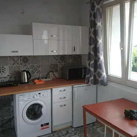 Ul. Ugorek Kolo Areny Apartment